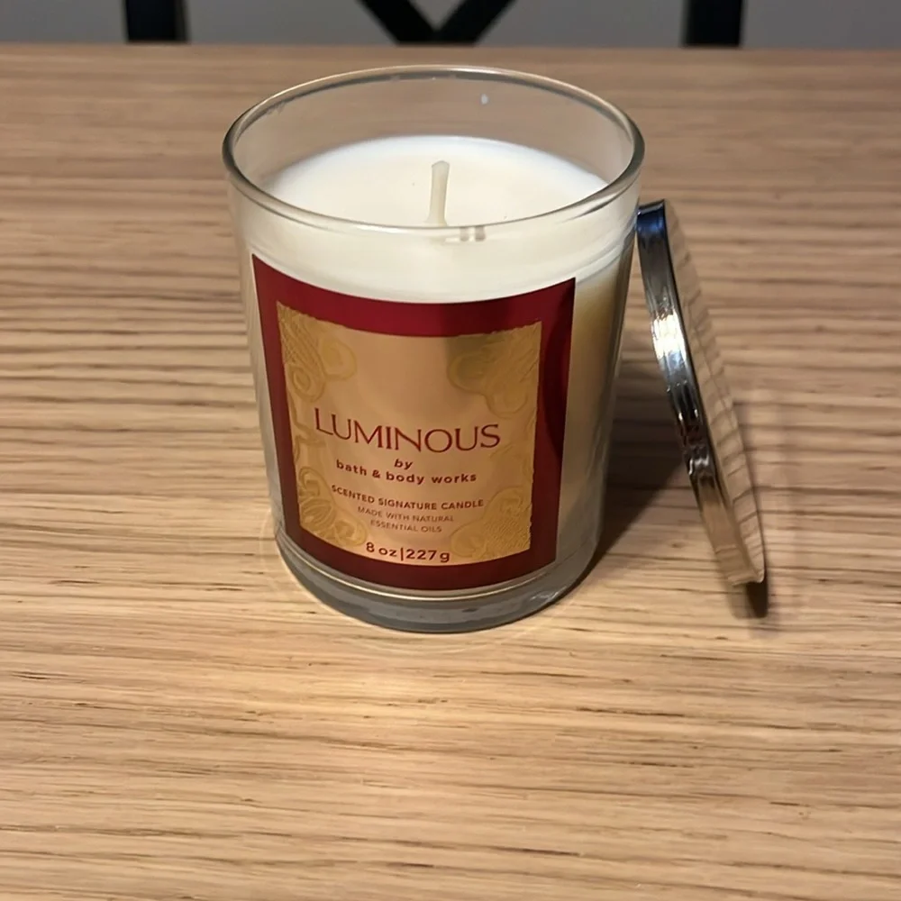 Bath & Body Works Single Wick Candle. Luminous.